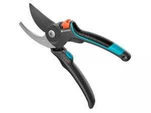 Zahradní nůžky PremiumCut Pro na čerstvé dřevo, dvoubřité, průměr stříhané větve do 24 mm Gardena Zahradní nůžky PremiumCut Pro na čerstvé dřevo, dvoubřité, průměr stříhané větve do 24 mm Gardena