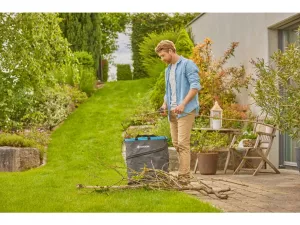 Zahradní nůžky PremiumCut Pro, suché dřevo, kovadlinkové, průměr stříhané větve do 24 mm Gardena