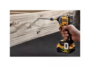 Utahovák rázový AKU XR DCF850NT bez AKU a nabíječky DEWALT