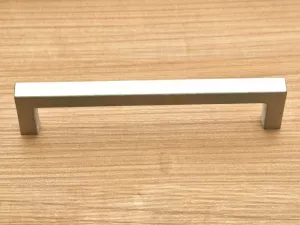 Úchytka ANZIO 10 - nerez kartáčovaná 96-736 mm / Hettich